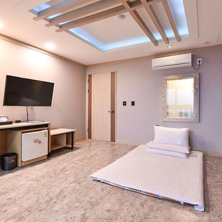 Hotel TopsVille Gangneung Esterno foto