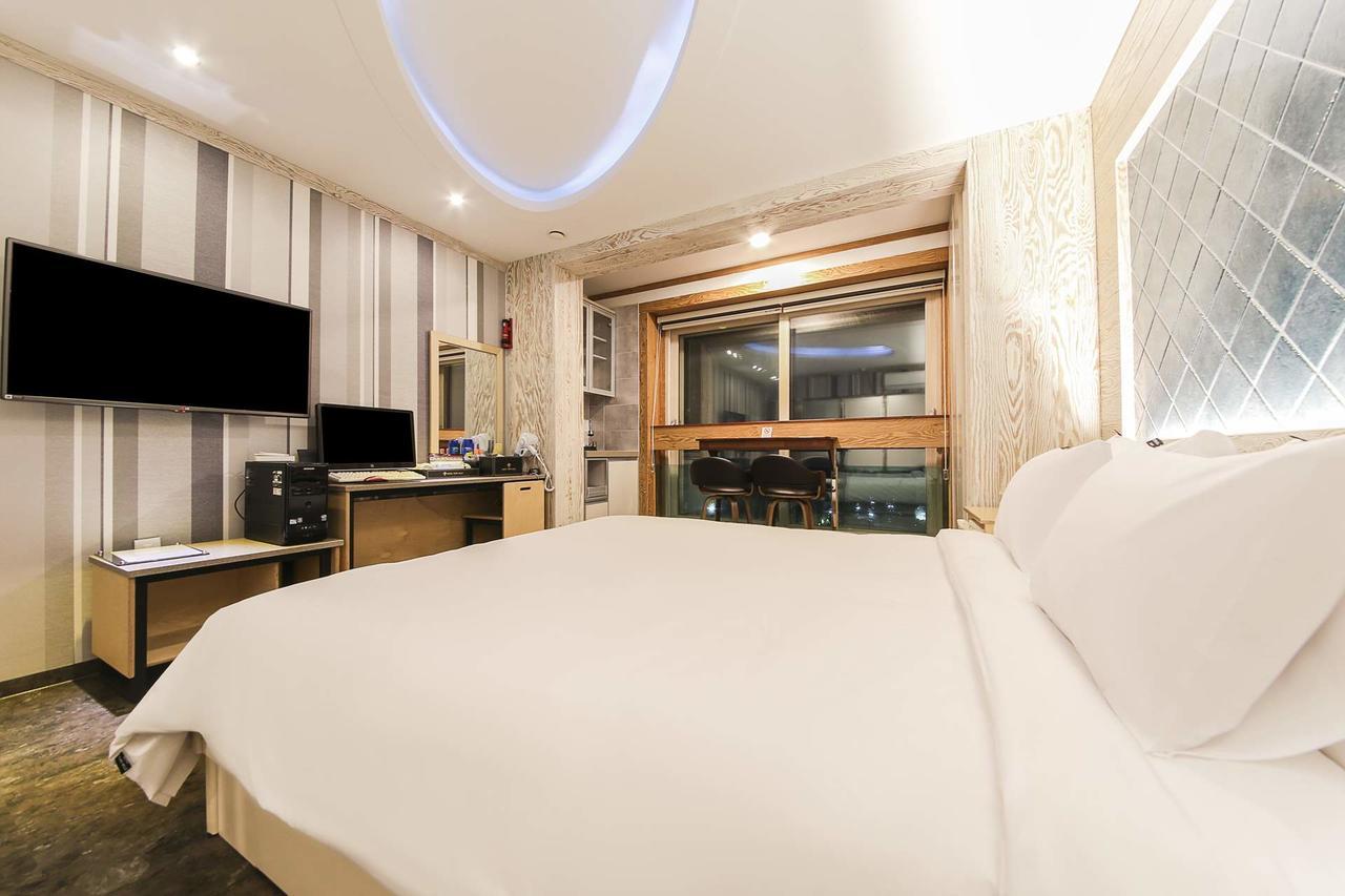 Hotel TopsVille Gangneung Esterno foto