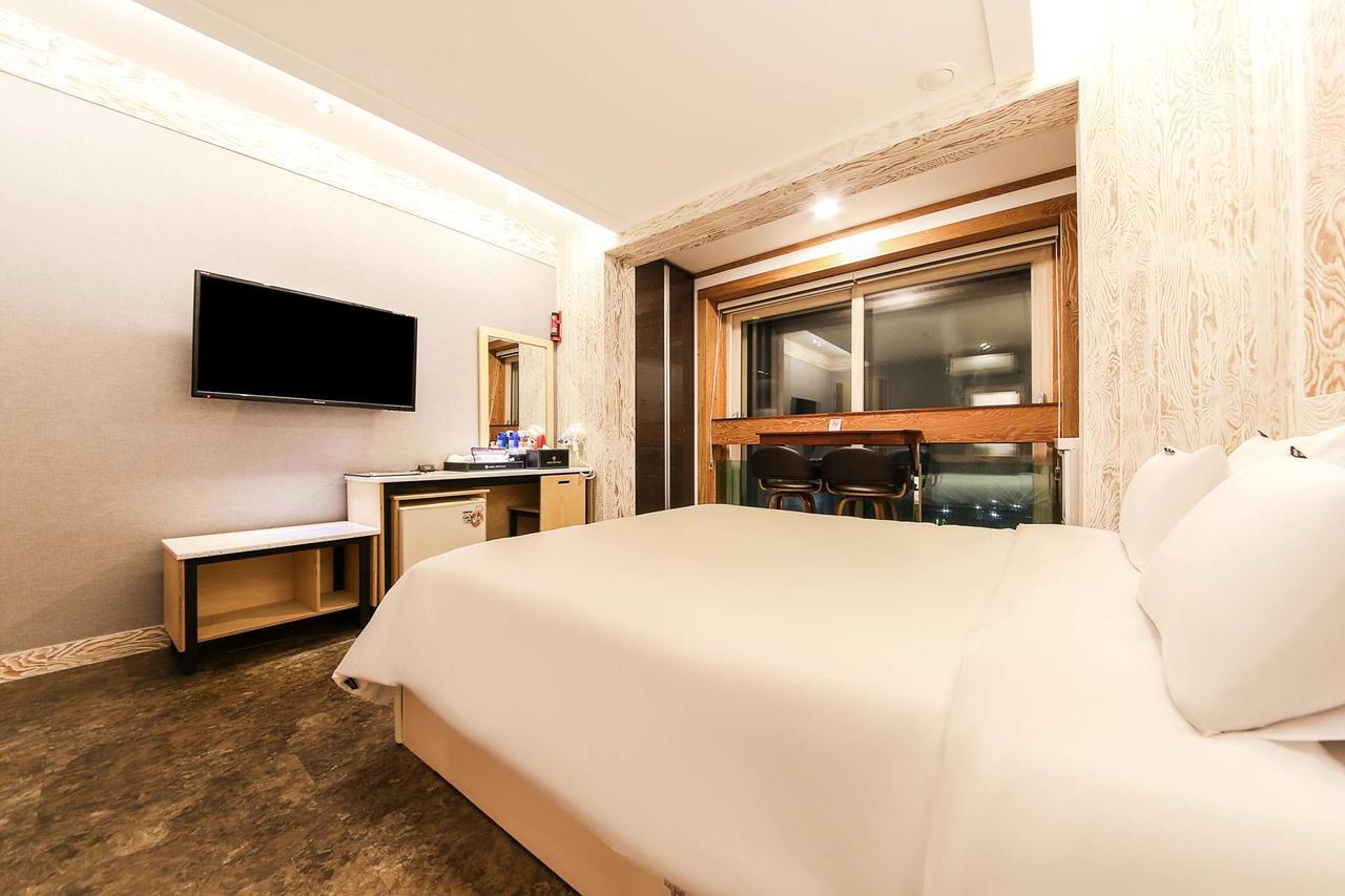 Hotel TopsVille Gangneung Esterno foto